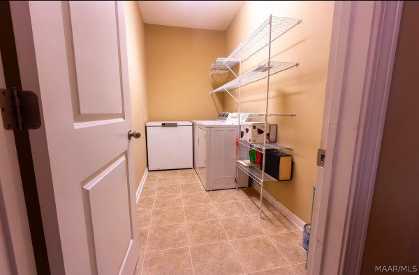 4255 Abbotts Walk