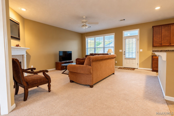 4255 Abbotts Walk