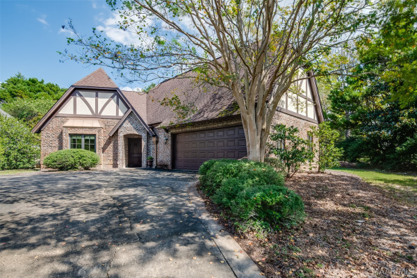 3404 OAK GROVE Circle