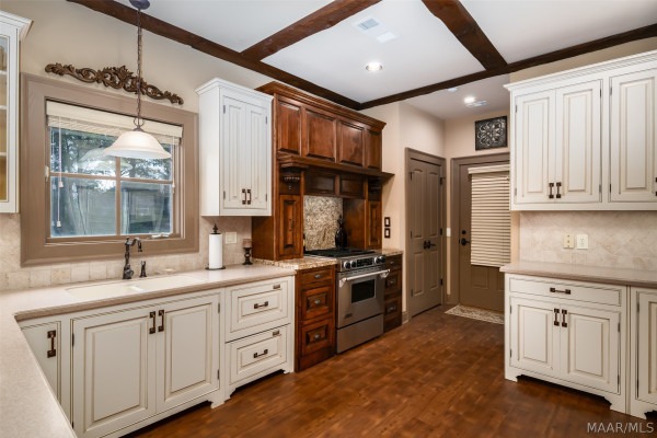 3404 OAK GROVE Circle