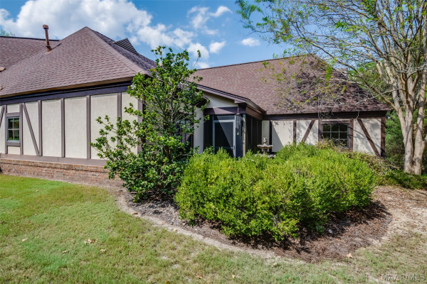 3404 OAK GROVE Circle