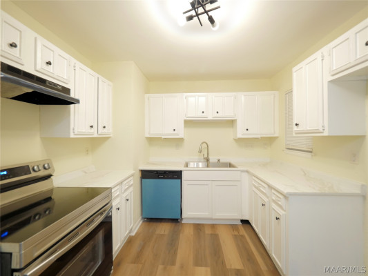 504 FERNDALE Court