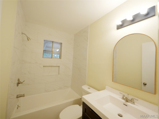 504 FERNDALE Court