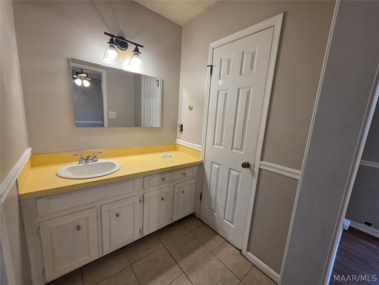 5652 CARRIAGE BROOK Road
