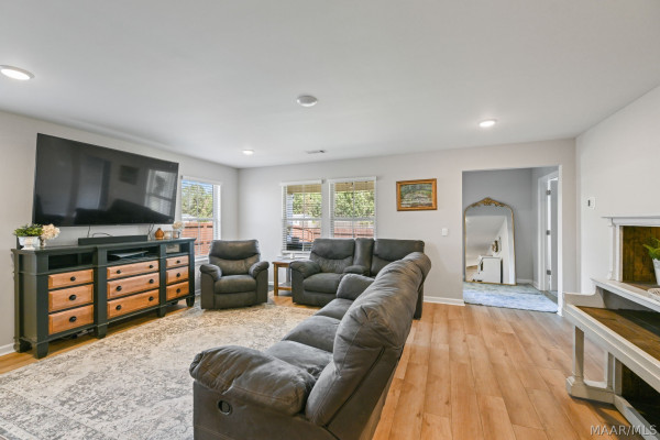 112 Kohn Drive