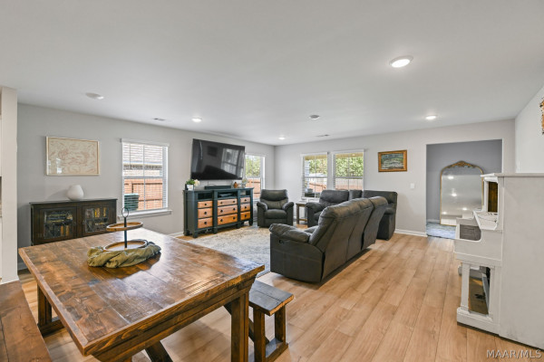 112 Kohn Drive