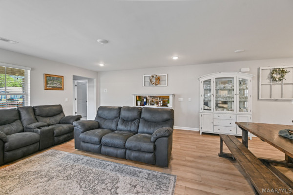 112 Kohn Drive