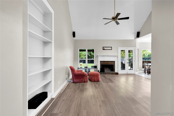 1649 Worthing Road