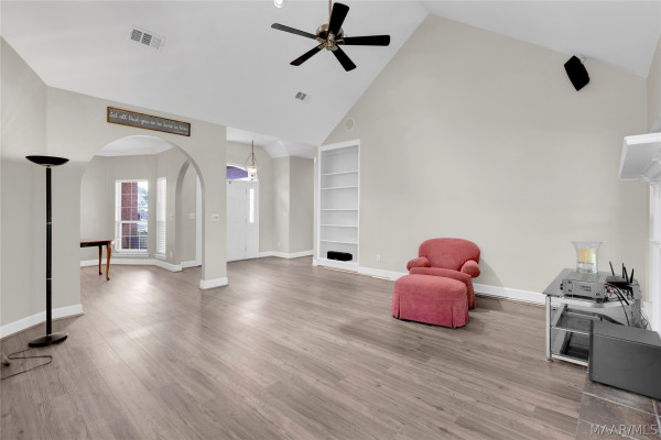 1649 Worthing Road