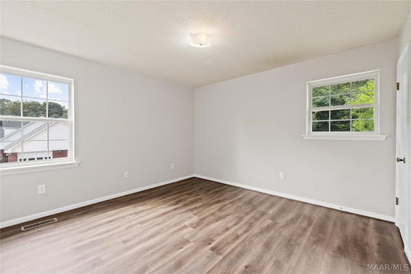 104 Crestview Drive