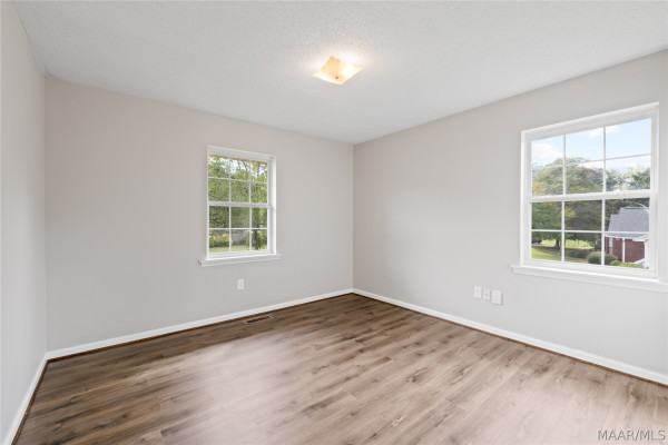 104 Crestview Drive