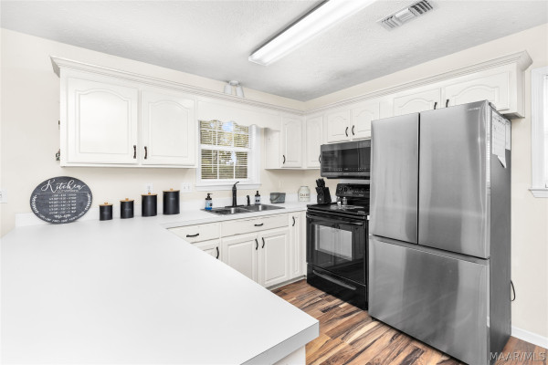 187 Hickory Trail