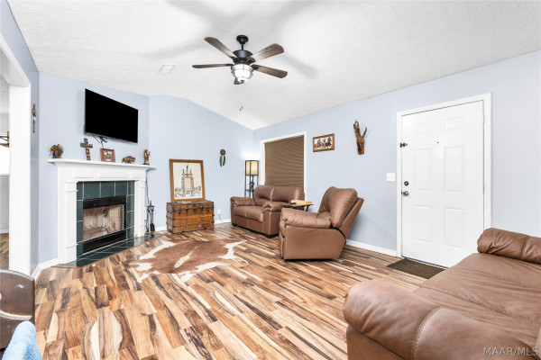 187 Hickory Trail