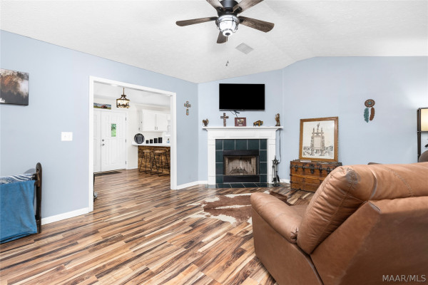 187 Hickory Trail