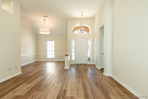 513 Pinetree Lane