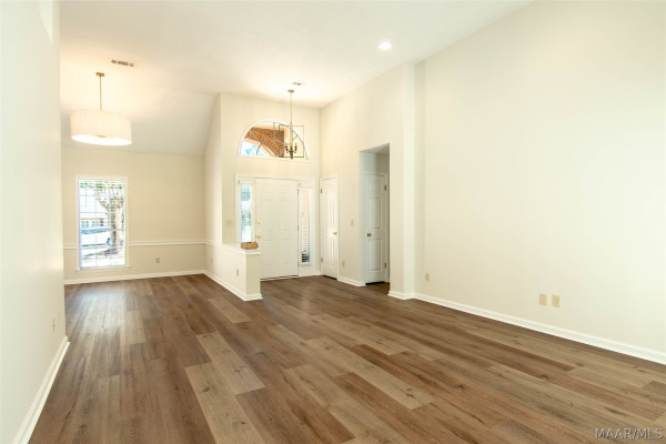 513 Pinetree Lane