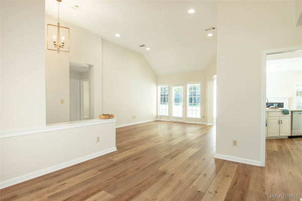 513 Pinetree Lane