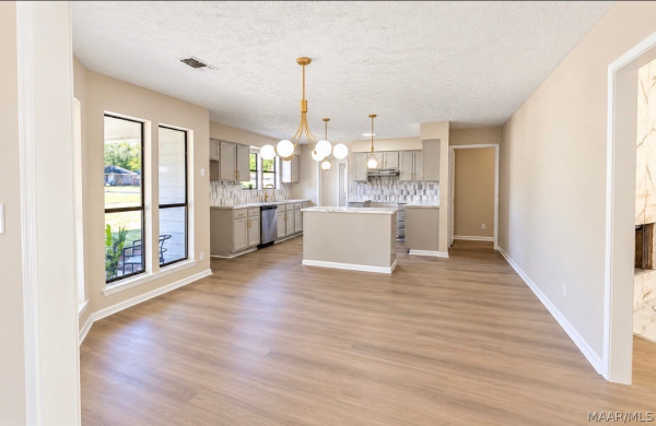 2325 Edinburgh Drive