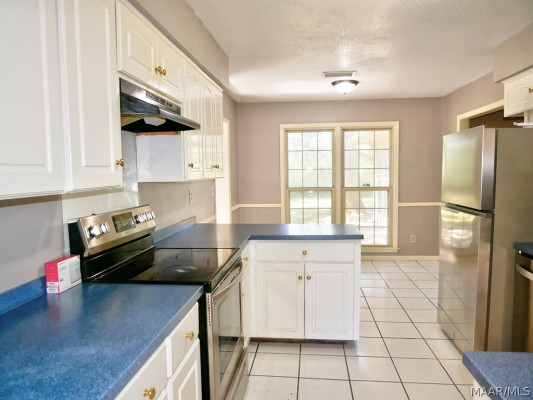 2024 Green Acres Drive