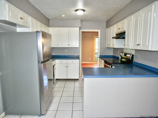 2024 Green Acres Drive