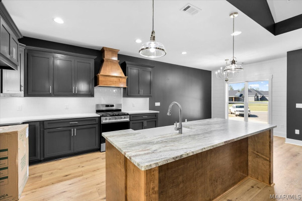 652 Lorie Lee Loop