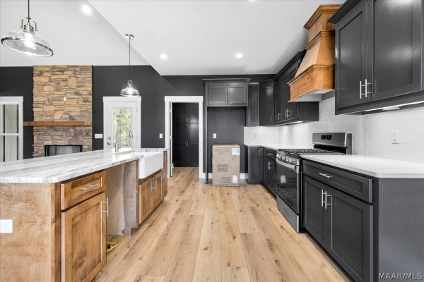 652 Lorie Lee Loop