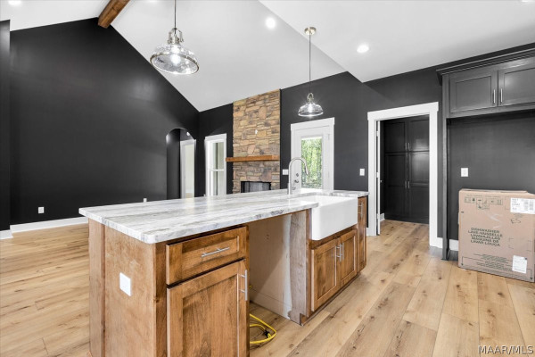 652 Lorie Lee Loop