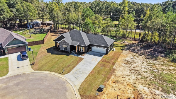 652 Lorie Lee Loop