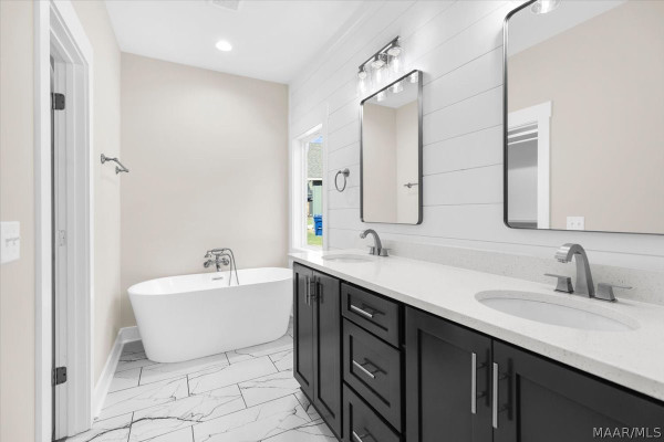 652 Lorie Lee Loop