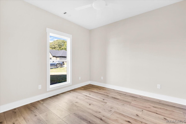 652 Lorie Lee Loop
