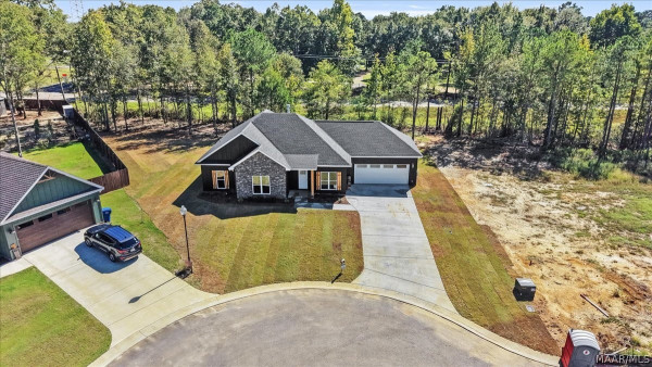 652 Lorie Lee Loop