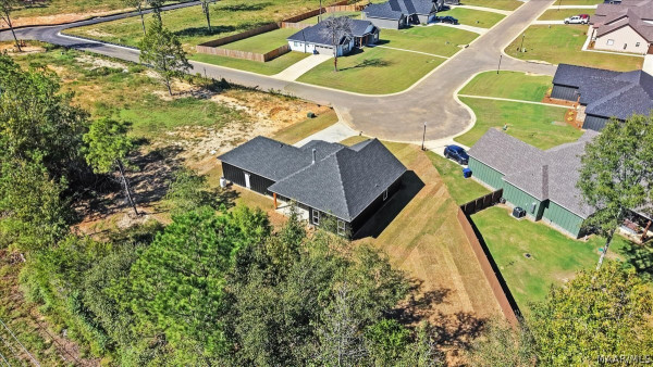652 Lorie Lee Loop