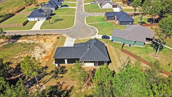 652 Lorie Lee Loop