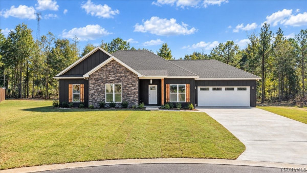 652 Lorie Lee Loop