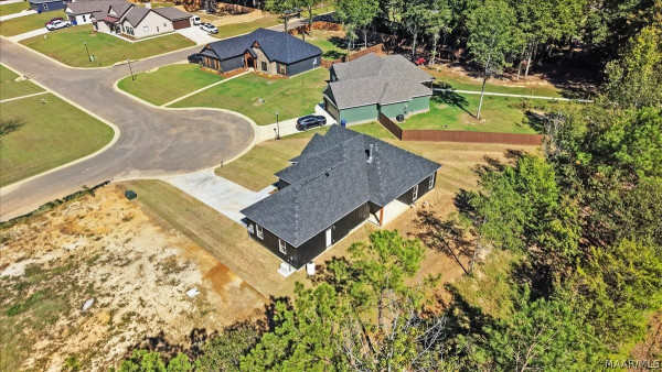 652 Lorie Lee Loop