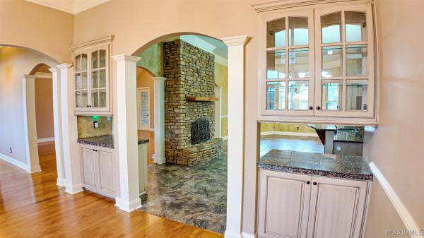 8696 Huntingdon Ridge Lane
