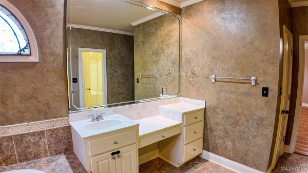 8696 Huntingdon Ridge Lane