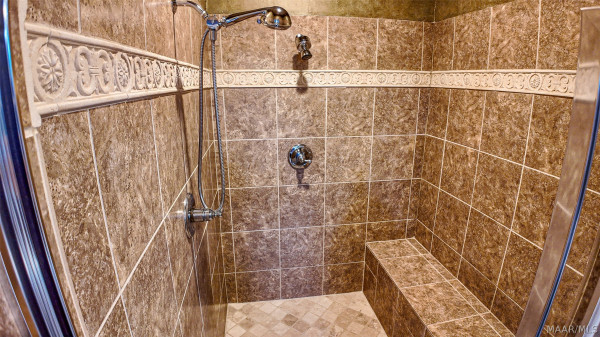 8696 Huntingdon Ridge Lane