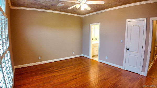 8696 Huntingdon Ridge Lane
