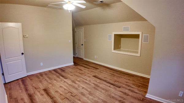 8696 Huntingdon Ridge Lane