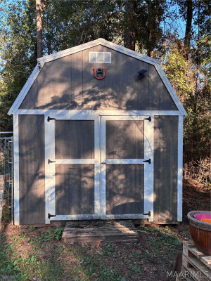 135 Greenleaf Drive