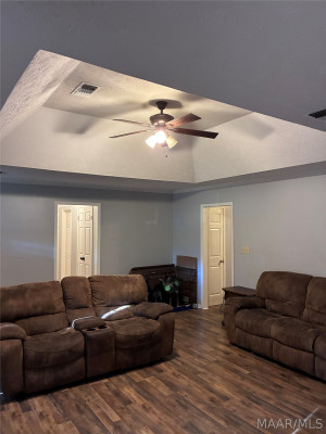 135 Greenleaf Drive