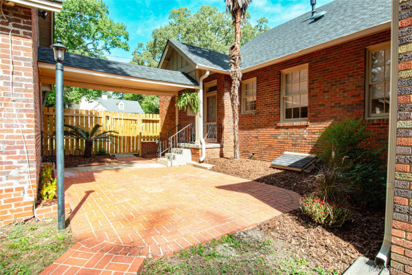 1355 Magnolia Curve