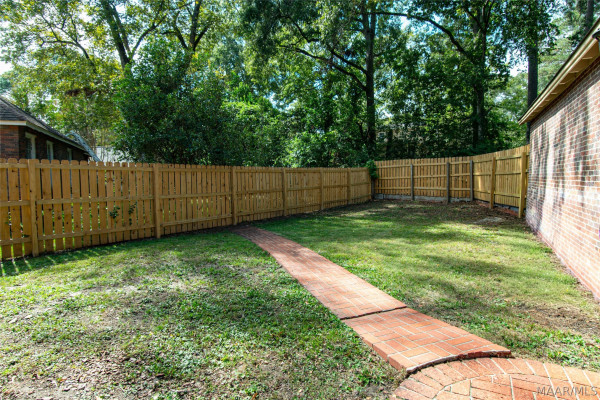 1355 Magnolia Curve