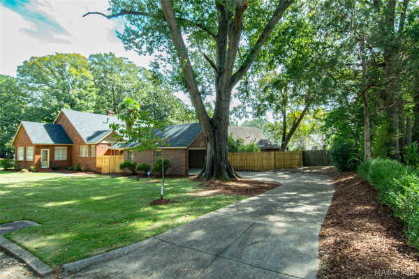 1355 Magnolia Curve