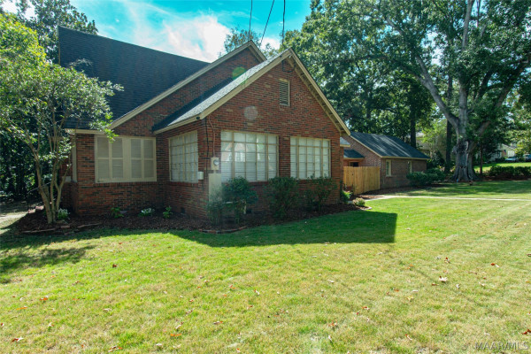 1355 Magnolia Curve