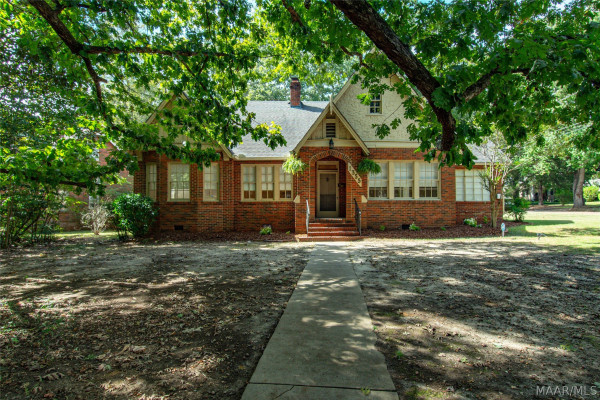 1355 Magnolia Curve