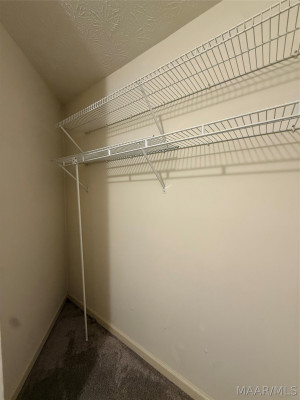 900 Lakeview Court