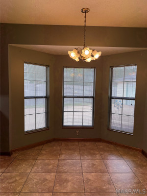 900 Lakeview Court