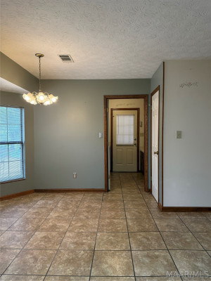 900 Lakeview Court